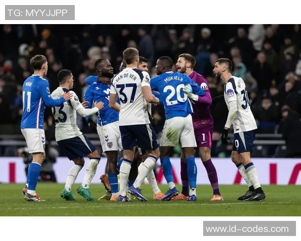 西联队与墨尔本城足球队的激烈对决精彩回顾与分析